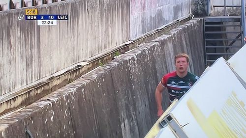 VIDEO Rugbistul Harry Potter a căzut într-un șanț în timpul unui meci/ Fanii, pe Twitter: ”Și-a pus pelerina de invizibilitate”