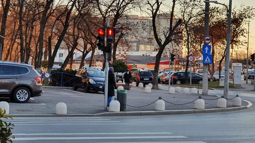 Timiș: Un bărbat a fost reținut după ce a lovit cu mașina o minoră pe trecerea de pietoni și a plecat de la locul accidentului