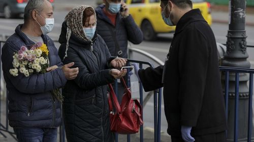 13.000 de bucureșteni au participat până acum la pelerinajul la moaștele Sf. Dimitrie cel Nou