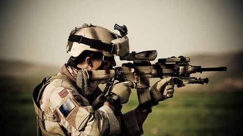 Norvegia şi Franţa vor să îşi consolideze cooperarea în domeniul apărării