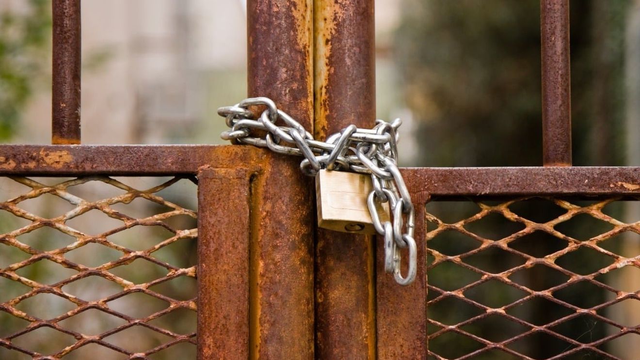 ANALIZĂ An dificil pentru business în România: Ce companii au decis să pună lacătul afacerii locale în 2023