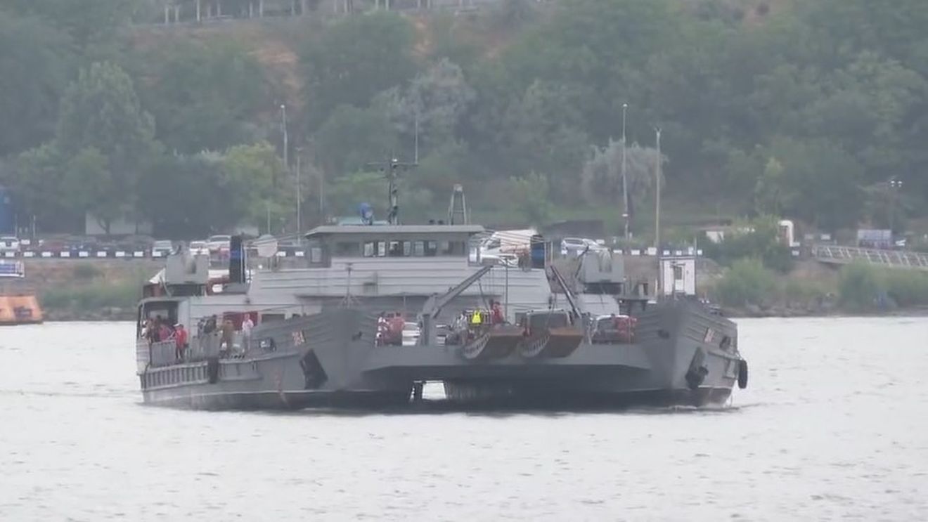 MApN, despre bac-ul care s-a defectat a doua zi după ce a fost trimis la Galați pentru a fluidiza traficul rutier de mare tonaj: O defecțiune minoră la inversorul navei, care a fost remediată în aproximativ 30 de minute