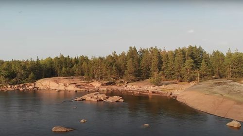 Zona liberă de telefoane mobile: Finlanda introduce prima insulă turistică de dezintoxicare digitală din lume