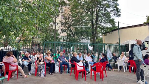 Haos la validarea secțiilor de votare din Sectorul 3: nici 100 de secții nu au fost verificate de biroul electoral luni după-amiază, din aproape 300. Operatorii de tabletă și președinții nu știu cât va mai dura și acuză că nu primesc explicații