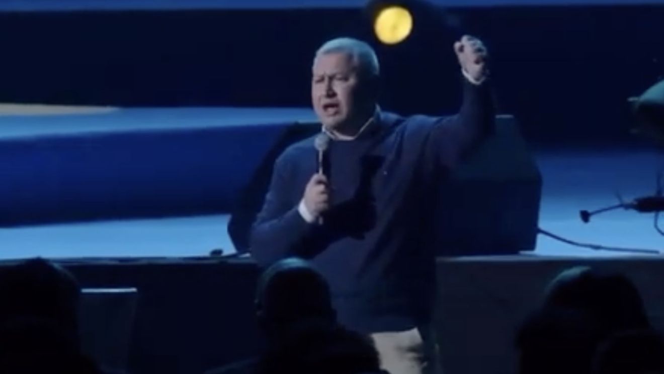 VIDEO Liberalul Florin Roman îi cântă lui Nicolae Ciucă melodia ”Tu, Ardeal” / Liberalul se înscrie pe lista cântăreților din campania electorală, după Ludovic Orban și Mircea Geoană / Iohannis a cântat și el. În 2014