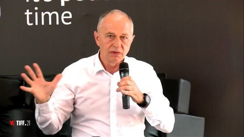 „Sunt decrețel și eu”. Mircea Geoană, încă o gafă de prezidențiabil: Este născut cu 8 ani înainte de decretul semnat de Ceaușescu privind interzicerea avortului