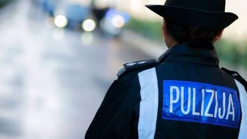 Peste jumătate dintre poliţiştii serviciului rutier din Malta au fost arestaţi într-o singură zi