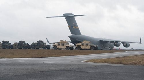 Două bombardiere strategice americane B-52, interceptate luni de avioane ruseşti Su-27 în apropiere de Kaliningrad