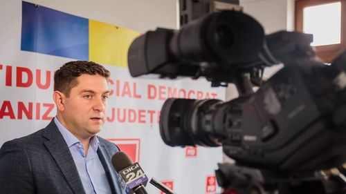 PNL Iaşi cere demisia liderului local al PSD Bogdan Cojocaru din funcţia de prefect, după anunţul candidaturii sale la Consiliul Judeţean