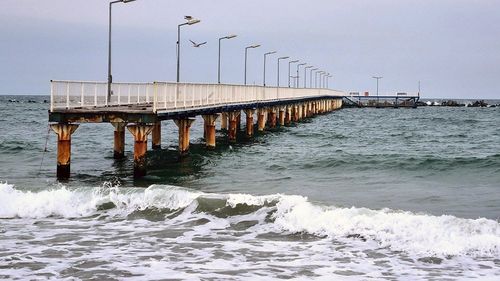 Pasarela din Mamaia rămâne închisă și în sezonul estival 2024. Abia au fost depuse actele pentru obținerea avizelor de reabilitare