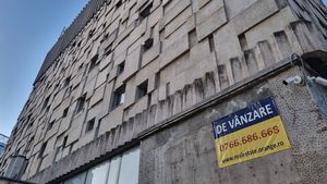 Palatul Telefoanelor din Cluj ar putea fi cumpărat de primărie cu 3,2 milioane de euro / Vineri e ziua decisivă /  Sute de clujeni au semnat o petiție pentru ca Primăria Cluj – Napoca să-și exercite dreptul de preempțiune