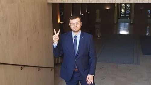 Consilier al premierului, ode la adresa șefului: ”Vă mulțumim pentru dăruința de care dați dovadă zilnic, domnule președinte Ludovic Orban”