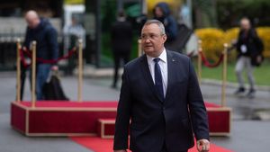 Premierul Ciucă, întrebat dacă ar putea fi vicepremier în Guvernul Ciolacu: Sunt cel puţin trei opţiuni. Poate fi şi aceasta o opţiune/ Rotația se va desfăşura „în linişte şi aşezat”
