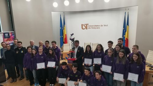Echipa de robotică Team CSH din Timișoara, locul trei la Campionatul Mondial din Houston/ Ce semnificație are succesul pentru cei 13 elevi și cum au colaborat cu Universitatea de Vest