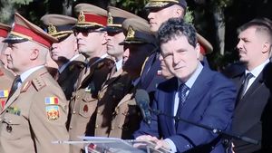 VIDEO Nicușor Dan: Ca să ai pace trebuie să te pregătești ca să descurajezi războiul / Președintele, huiduit de un grup de oameni