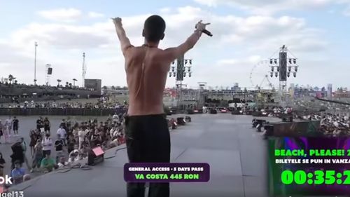 VIDEO Mesaje puternice privind consumul de droguri și violența împotriva femeilor, lansate de pe scena Beach Please de Cojo