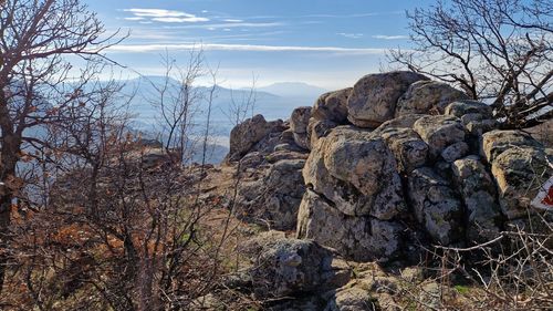 Numărul vizitatorilor în Parcul Naţional Munţii Măcinului a crescut în 2023 cu peste 60%/ Administrația vrea să mărească tarifele, care nu au fost majorate de 15 ani