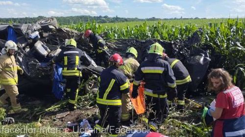 14 persoane au murit într-un grav accident rutier din Ucraina / Medicii încearcă să țină în viață singurul supraviețuitor