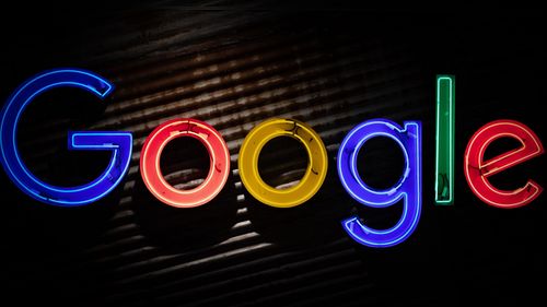 Rusia acuză Google că difuzează informaţii false în legătură cu Ucraina şi îi interzice să facă publicitate