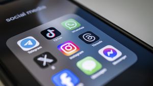 VIDEO Toolkit de promovare a comunicării online sănătoase dezvoltat de o asociație, promovat de influenceri / Eurostat: adolescenții români stau mult pe telefon, dar nu au abilități digitale de bază