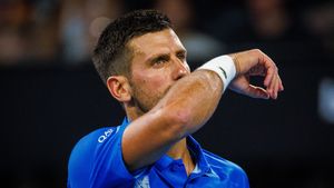 VIDEO Novak Djokovic, gest de despărțire la Roland Garros / Sârbul spune că semifinala pierdută cu Sinner a fost ultimul său meci la turneul de Mare Șlem
