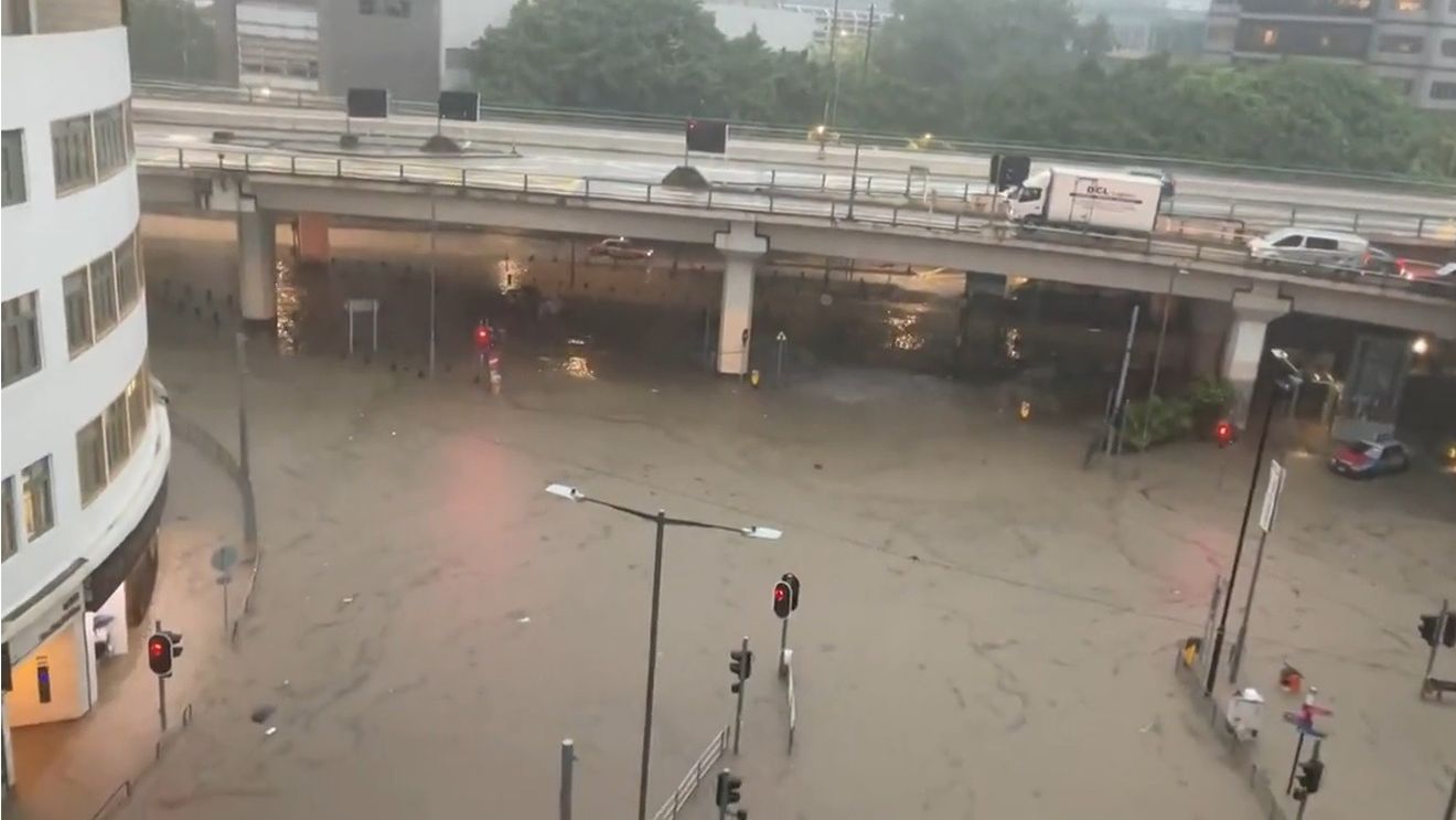 VIDEO Cele mai mari inundații înregistrate vreodată în Hong Kong