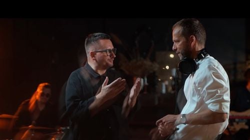 VIDEO Imagini inedite: Ambasadorul UE la Chișinău, un leton, a cântat în română o melodie rock pe versurile lui Grigore Vieru de Ziua limbii române