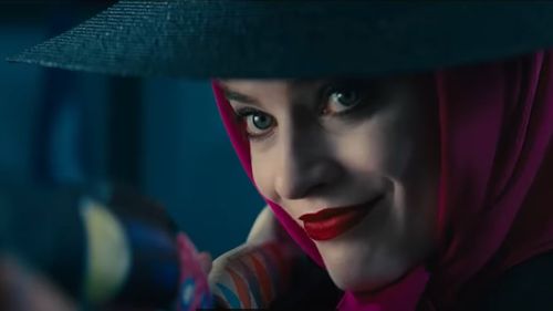 Actrița Margot Robbie susține că personajul negativ inițial al filmului Birds of Prey trebuia să fie ”Pinguinul” / Matt Reeves, regizorul serialului The Penguin, a cerut schimbarea acestuia pentru ca personajul să poată apărea în exclusivitate în producția sa