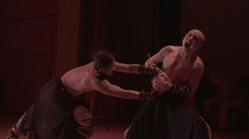 Secțiune NATO la Festivalul Internațional de Teatru de la Sibiu: ”Gândim că militarii este bine să se bucure de miracolul artei” / Una din piesele dedicate lor se numește Ginghis Han și e jucată de actori mongoli