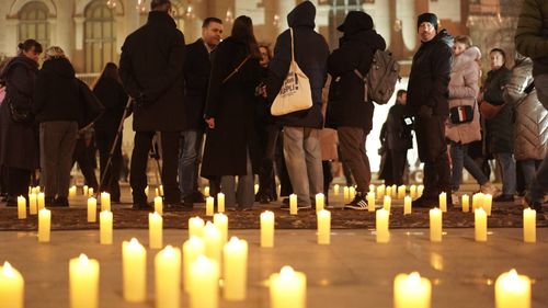 Ciprian Ciucu anunță că trotuarele de pe marile bulevarde ale Capitalei vor fi eliberate de mașini, începând din lunile februarie -martie / Piețe din zona centrală vor deveni pietonale