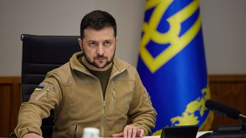 Volodimir Zelenski, în discuția cu Emmanuel Macron: „Am pus problema alimentării cu combustibil a Ucrainei"