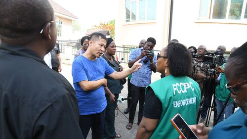 Un supermarket deținut de chinezi în capitala Nigeriei, închis de autorități pentru că ar refuza accesul cumpărătorilor africani