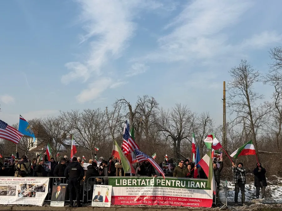 protest iranieni ambasada SUA București