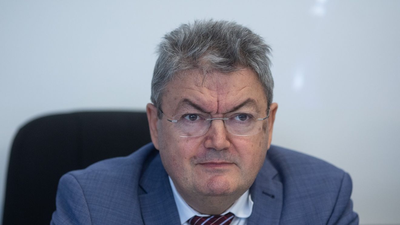 Rectorul Universității din București, Marian Preda – schimbare de poziție: Anunță că se solidarizează cu profesorii din preuniversitar, după ce, pe 18 mai, afirma că “nu ne solidarizăm cu nimeni” / Schimbarea vine după mesaje similare din partea unor facultăți și a unor profesori din universitate