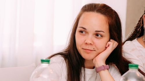 INTERVIU Refugiat în România: „Am ajuns aici pe 23 martie, iar pe 7 aprilie deja începeam să lucrez / Mă simt confortabil și în siguranță / Încerc să învăț engleză, limba română mi se pare grea”, spune Alyona