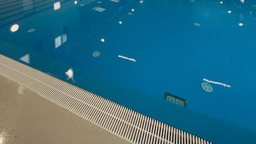 Ilie Bolojan, despre noul bazin de înot din Marghita: Mai trebuie racordat la utilități de către Primărie și urmează să fie deschis cel mai târziu în primăvară