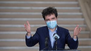 Nicușor Dan: Dacă nu există acord în Consiliu pentru creșterea gigacaloriei la 280 de lei pierderea pe care Bucureștiul o va avea este de 320 de milioane de lei, asta înseamnă că în fiecare zi pierdem un milion și jumătate de lei