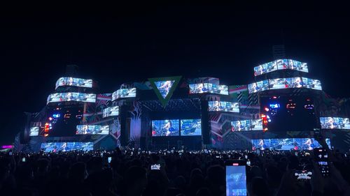 FOTO VIDEO Artiștii internaționali Anitta, Don Toliver, Lil Tjay, Gucci Mane și Rich Amiri, pentru prima oară în România, la festivalul ”Beach, Please!”/ Rapperul Rich Amiri și-a aruncat ochelarii de soare în valoare de 2000 euro în public