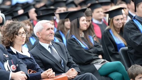 Directorul de universitate de stat cu venituri de bancher. Doar sporul lunar se ridică la 10.000 de lei. Angajatul care a dezvăluit valoarea sporului, cercetat disciplinar