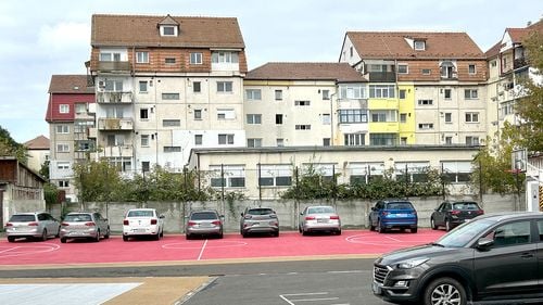 Accesul maşinilor în zona pietonală a centrului istoric din Brașov, interzis de săptămâna viitoare