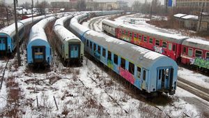 Ministerul Transporturilor: Vagoanele de dormit de pe rutele interne sunt vechi de 54 de ani / Pe rutele externe, companiile de transport străine sunt obligate să înlocuiască la graniță vagoanele românești, defecte