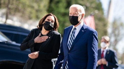 Joe Biden şi vicepreşedintele Kamala Harris promit să apere dreptul la avort, despre care spun că este ”atacat mai mult ca niciodată”