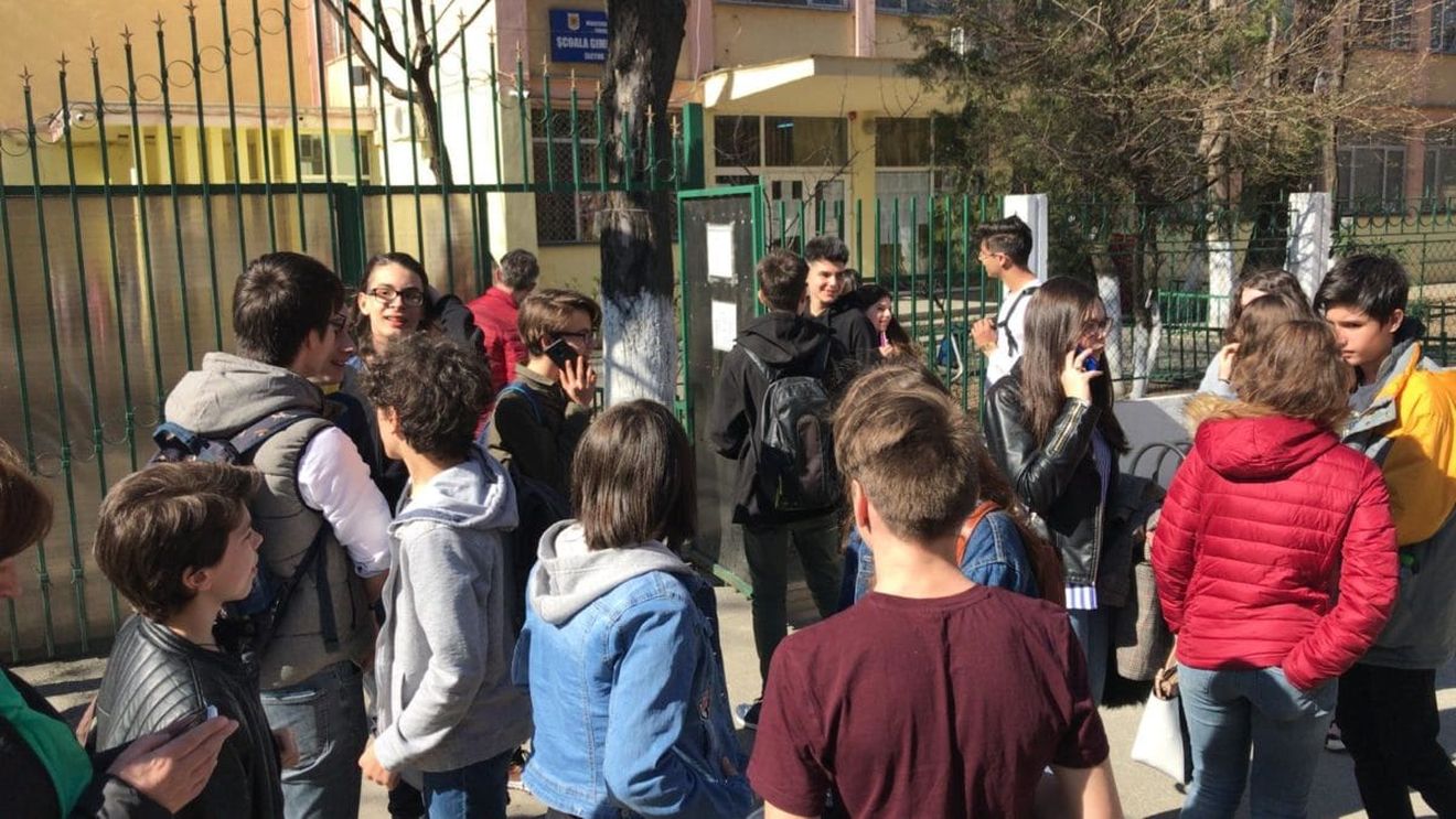 Subiecte Simulare clasa a VIII-a: Poezie de Șt. O. Iosif și compunere despre o întâmplare la muzeu, printre subiectele de la Limba și literatura română, simularea evaluării naționale 2019