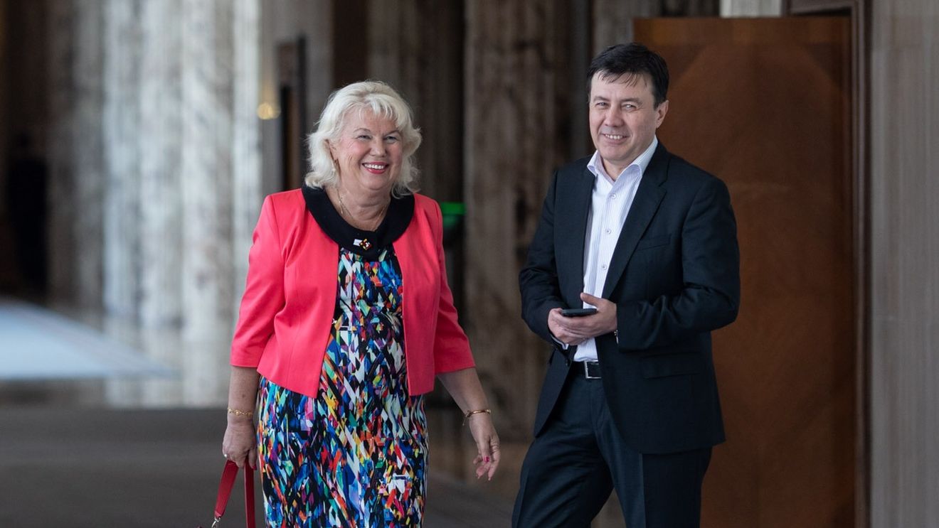 Ministrul Economiei: ”Eu, Sorin Grindeanu şi Gabi Firea am semnat acea Ordonanţă prin care am impus un procent de participare a femeilor în Consiliile de Administraţie ale companiilor/ Nu au venit liberalii să spună că vor această participare”