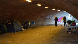 Oamenii străzii din Berlin trebuie să prezinte certificatul verde COVID-19 pentru a putea dormi la metrou