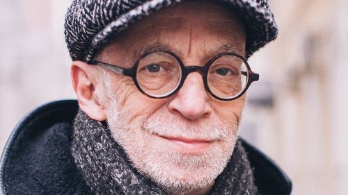 Poetul disident rus Lev Rubinstein a încetat din viaţă, după ce pe 8 ianuarie a fost accidentat grav de o mașină, la Moscova