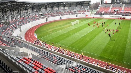 FOTO A fost inaugurat noul Stadion Municipal din Sibiu / Investiție de peste 200 de milioane de lei / Urmează să se joace aici un meci internațional România - Germania, la categoria Under 21