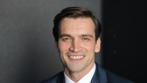 Fostul fotomodel propus ministru al Sănătății în Guvernul Cioloș și retras după câteva ore de la nominalizare a fost numit secretar de stat la Ministerul Sănătății