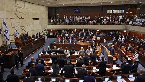 Puterea și opoziția din Israel au planuri concurente de dizolvare a Knesset-ului, parlamentul unicameral al țării, în chiar anul alegerilor la termen. Care este miza?