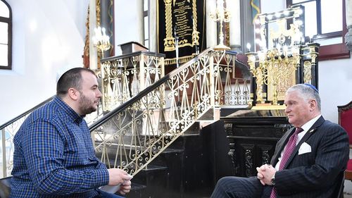 Ambasadorul SUA, Adrian Zuckerman, despre ridicarea vizelor pentru români: Sper să nu fie 5-10 ani, dar, din păcate, nu cred că o să fie 5 sau 10 luni. Aș intui că e ceva între aceste date, dar e greu de spus/ Rata de respingere să se reducă de la 10% la 3%